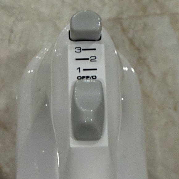 KitchenAid Handheld Mixer without Beaters; Good Working Condition; White - Picture 6 of 7